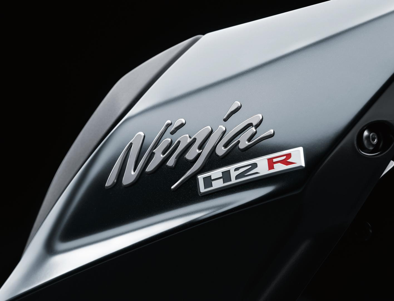 Kawasaki eredeti ezüsttükör-fényezés