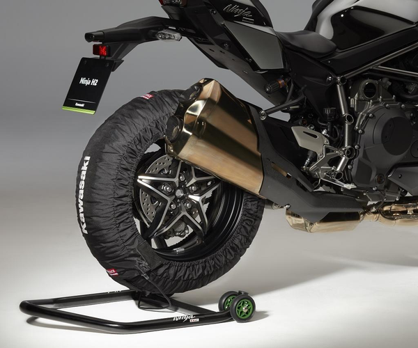 Gumiabroncs-melegítő szett (fekete)