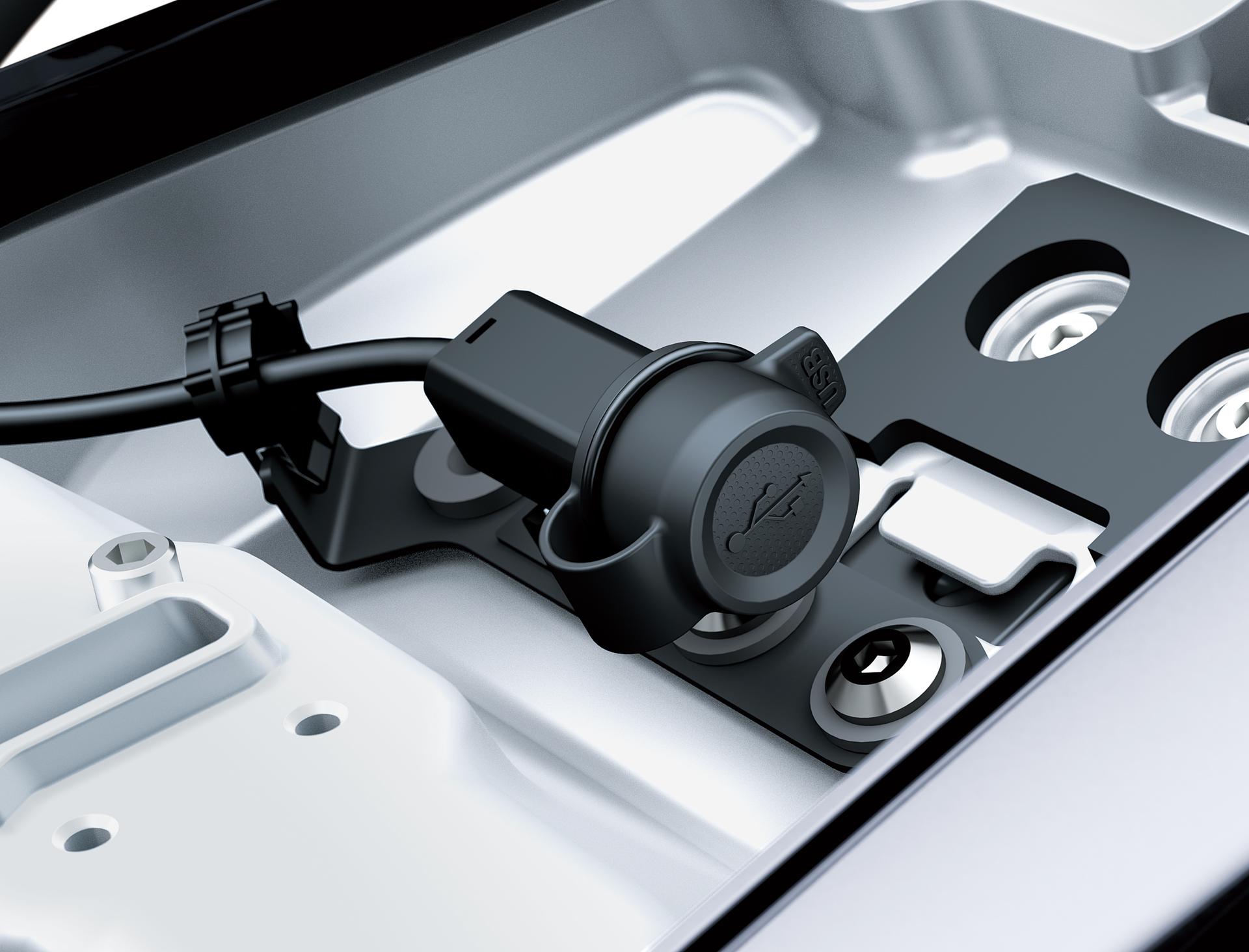 USB aljzat (Ninja 1000SX)