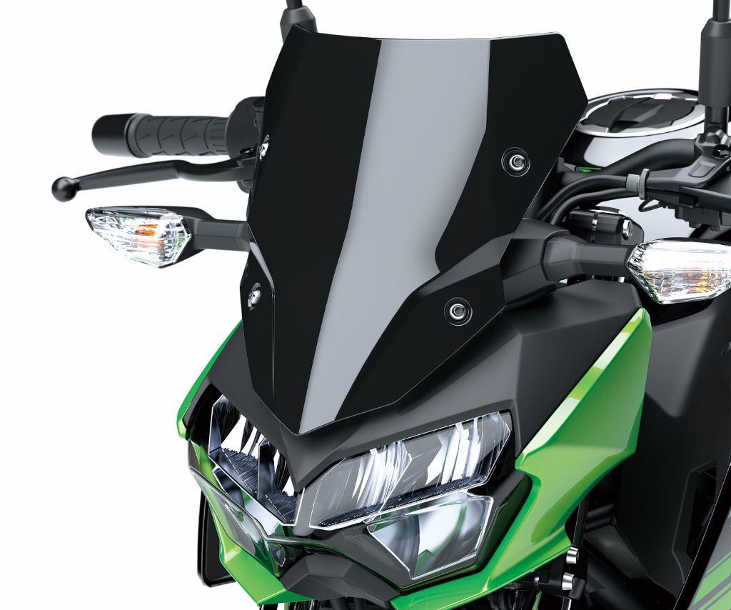 Nagy, füstszínű műszertakaró idom (Z400)