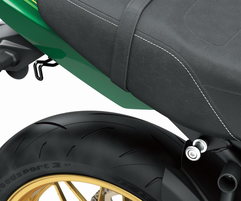 Csomagrögzítő kampó (Z650RS)