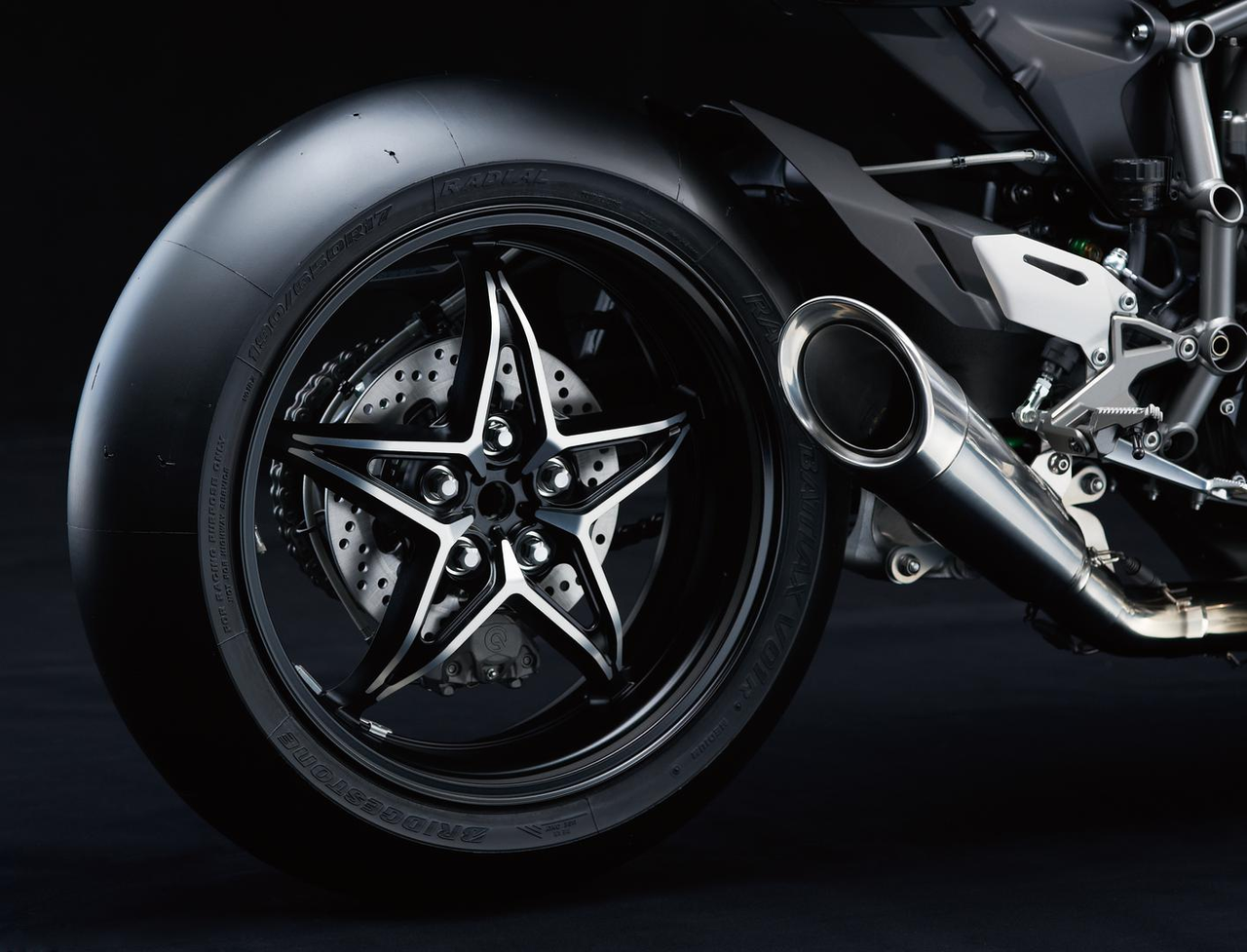 Teljes titán kipufogórendszer