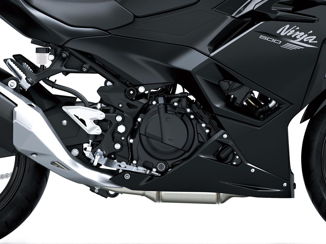 Új, nagyobb hengerűrtartalmú erőforrás.