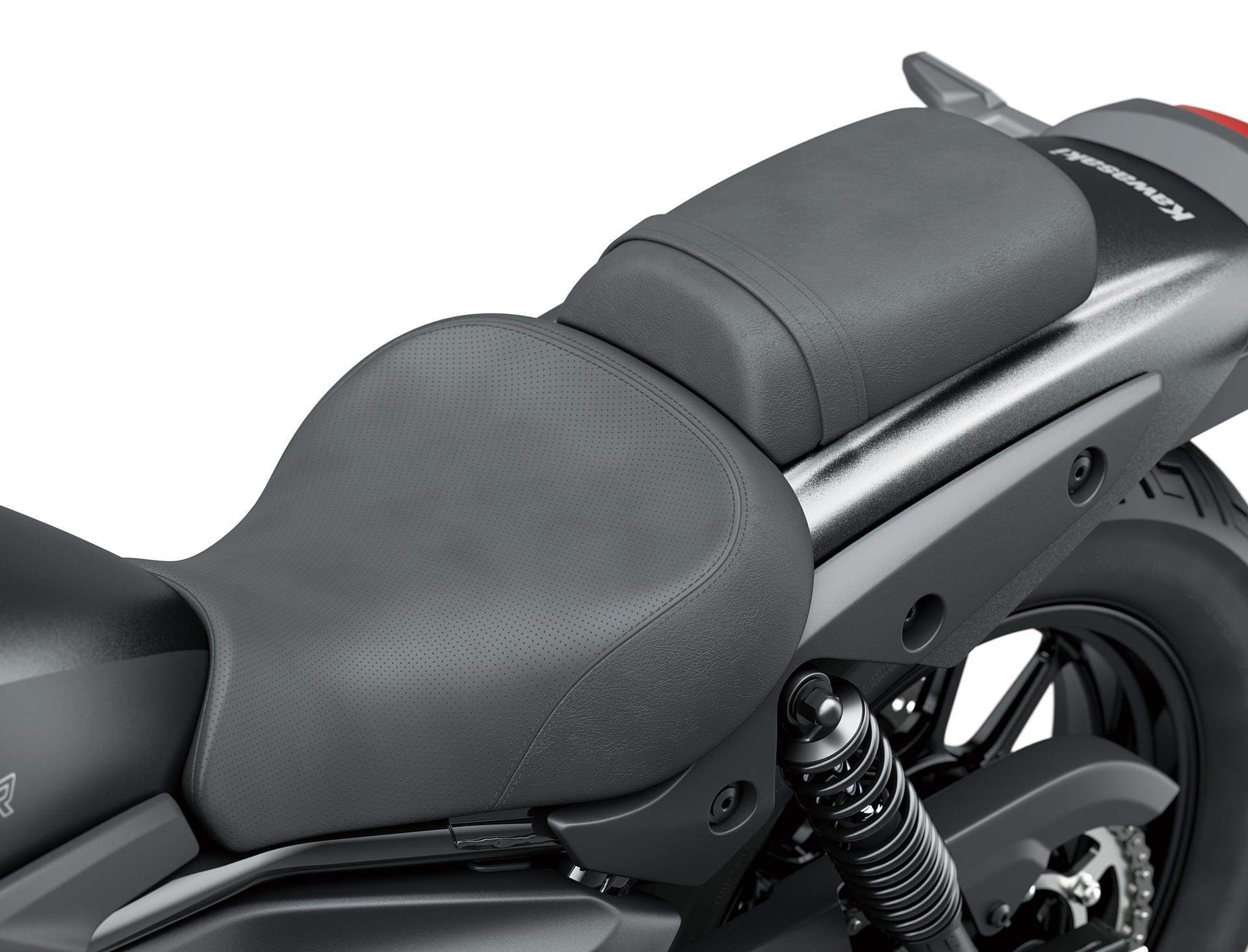 SE Design vezetőülés (Eliminator 500/SE)