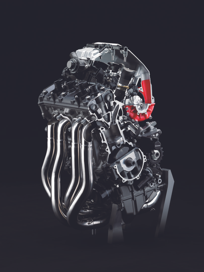 300 lóerős teljesítményre tervezett erőforrás