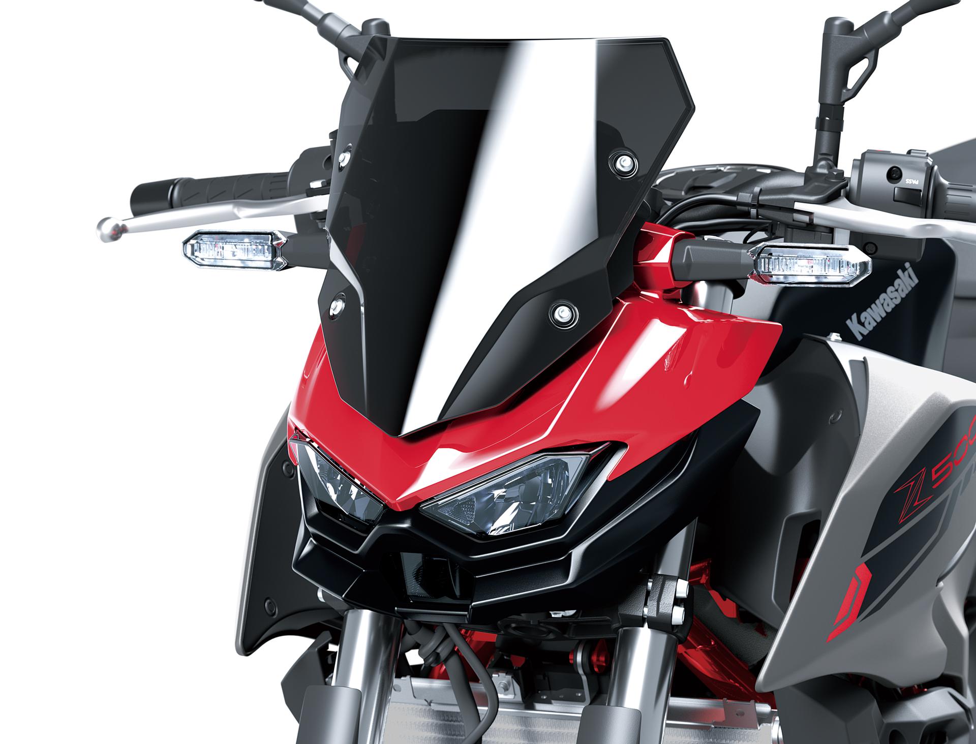 Nagy, füstszínű műszertakaró idom (Z500)