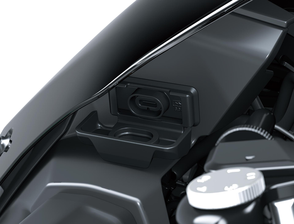 USB-C aljzat (Z900/70kW/SE)