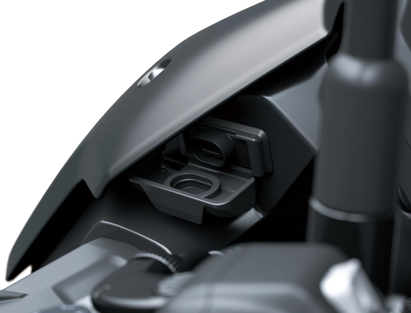 USB-C aljzat (Z650 S)