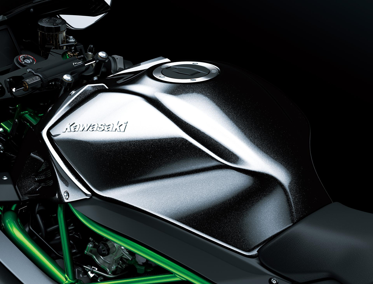 Kawasaki eredeti ezüsttükör-fényezés